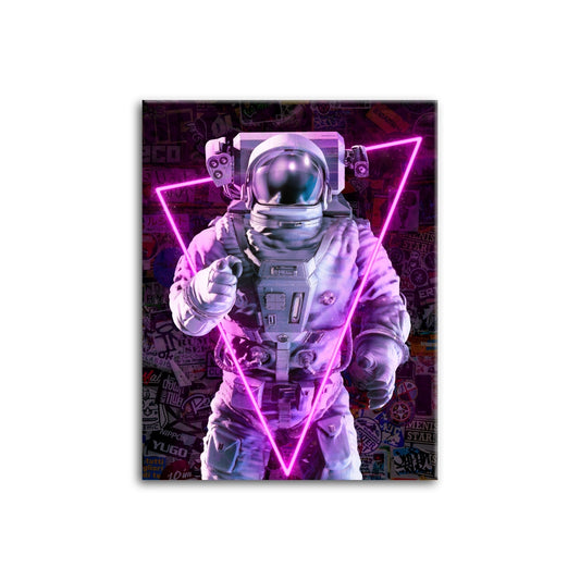 Cuadro moderno de astronauta con triángulo neon magenta y arte urbano estilo cyberpunk de Intuitivo.