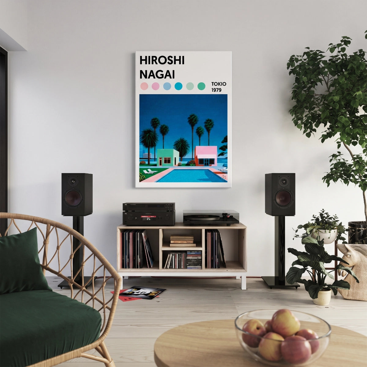 Cuadro de Hiroshi Nagai colgado sobre un mueble de vinilos y tornamesa en una sala moderna.