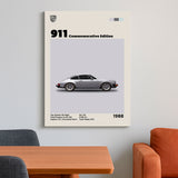 Cuadro Porsche 911 Commemorative Edition colgado en sala moderna, vista frontal, con bastidor delgado